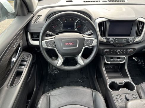 Used 2024 GMC Terrain SLT image 36