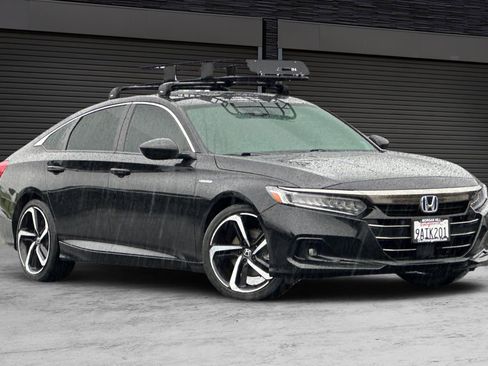 Used 2022 Honda Accord Sport image 2