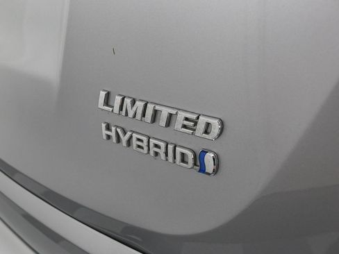 Used 2018 Toyota RAV4 Limited AWD/4WD image 12