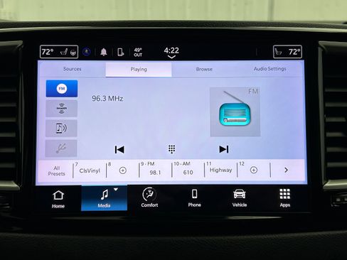 Used 2022 Chrysler Pacifica Touring-L FWD image 6