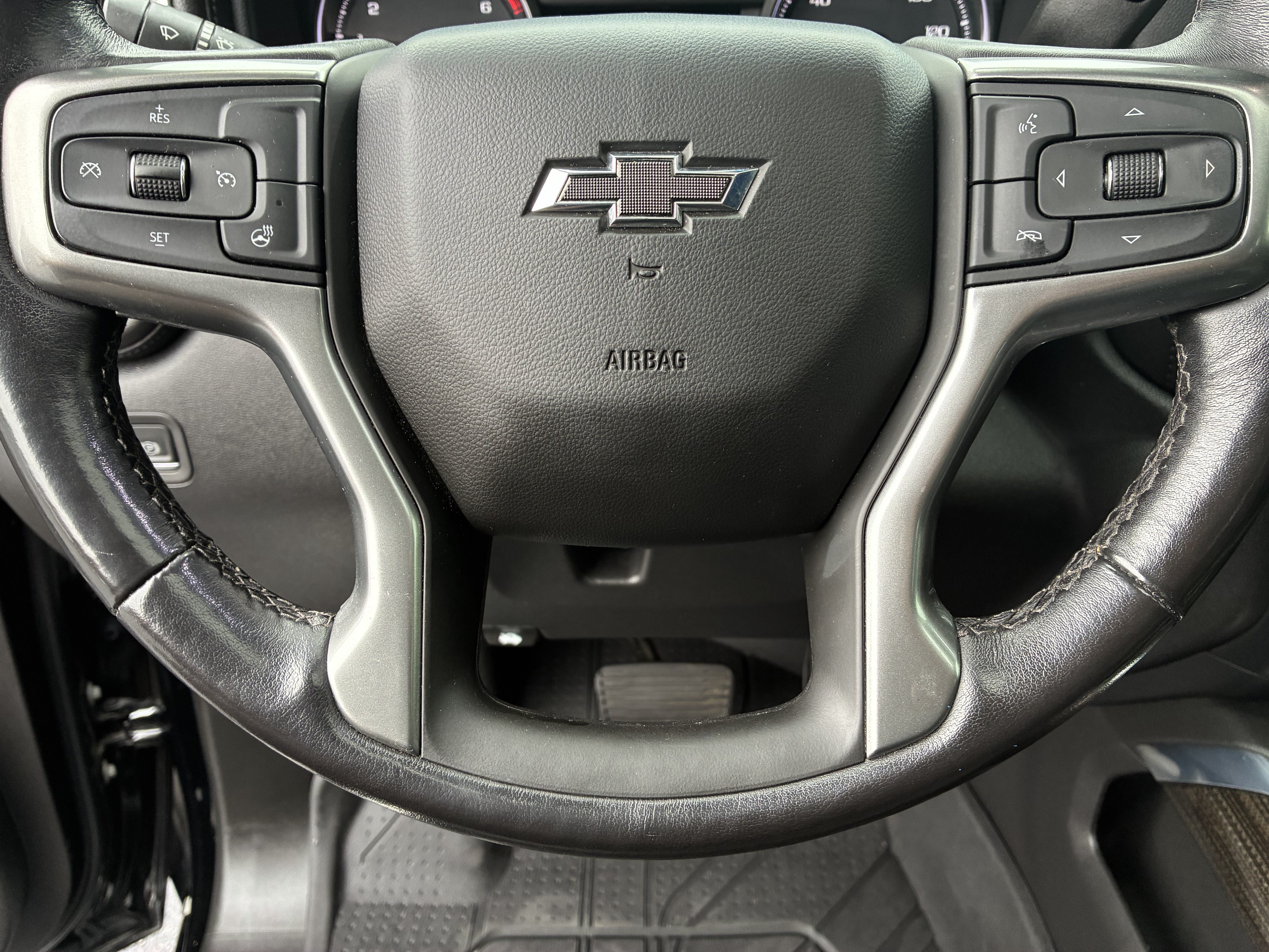 Used 2022 Chevrolet Silverado 1500 RST w/ Convenience Package II AWD/4WD image 29