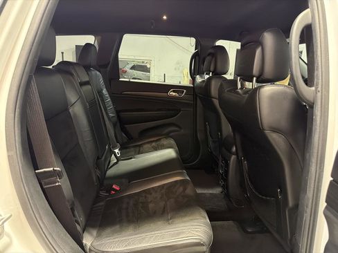 Used 2017 Jeep Grand Cherokee Altitude image 26