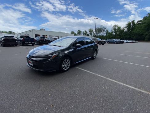 Used 2023 Toyota Corolla LE FWD image 7