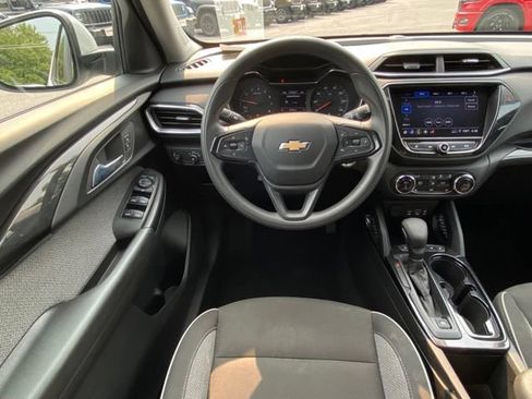 Used 2023 Chevrolet TrailBlazer LT w/ Convenience Package FWD image 27