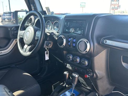 Used 2016 Jeep Wrangler Unlimited Sahara w/ Connectivity Group AWD/4WD image 75
