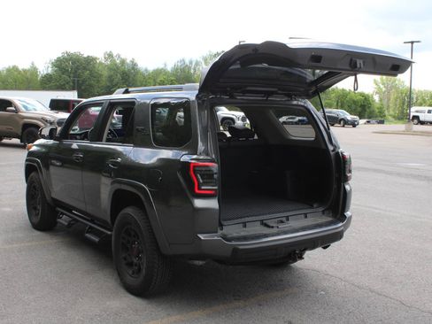 Used 2023 Toyota 4Runner TRD Off-Road Premium w/ Moonroof Package AWD/4WD image 7