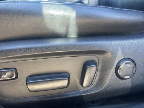 Used 2014 Toyota Avalon Limited image 11