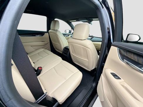 Used 2018 Cadillac XT5 AWD image 27