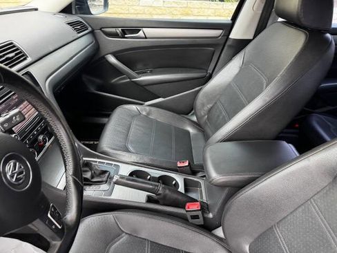 Used 2015 Volkswagen Passat 1.8T SE image 38