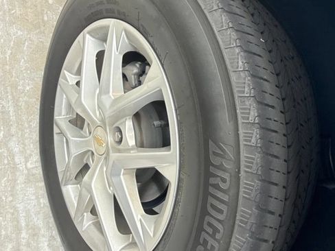 Used 2023 Chevrolet Equinox LS w/ LS Convenience Package AWD/4WD image 12
