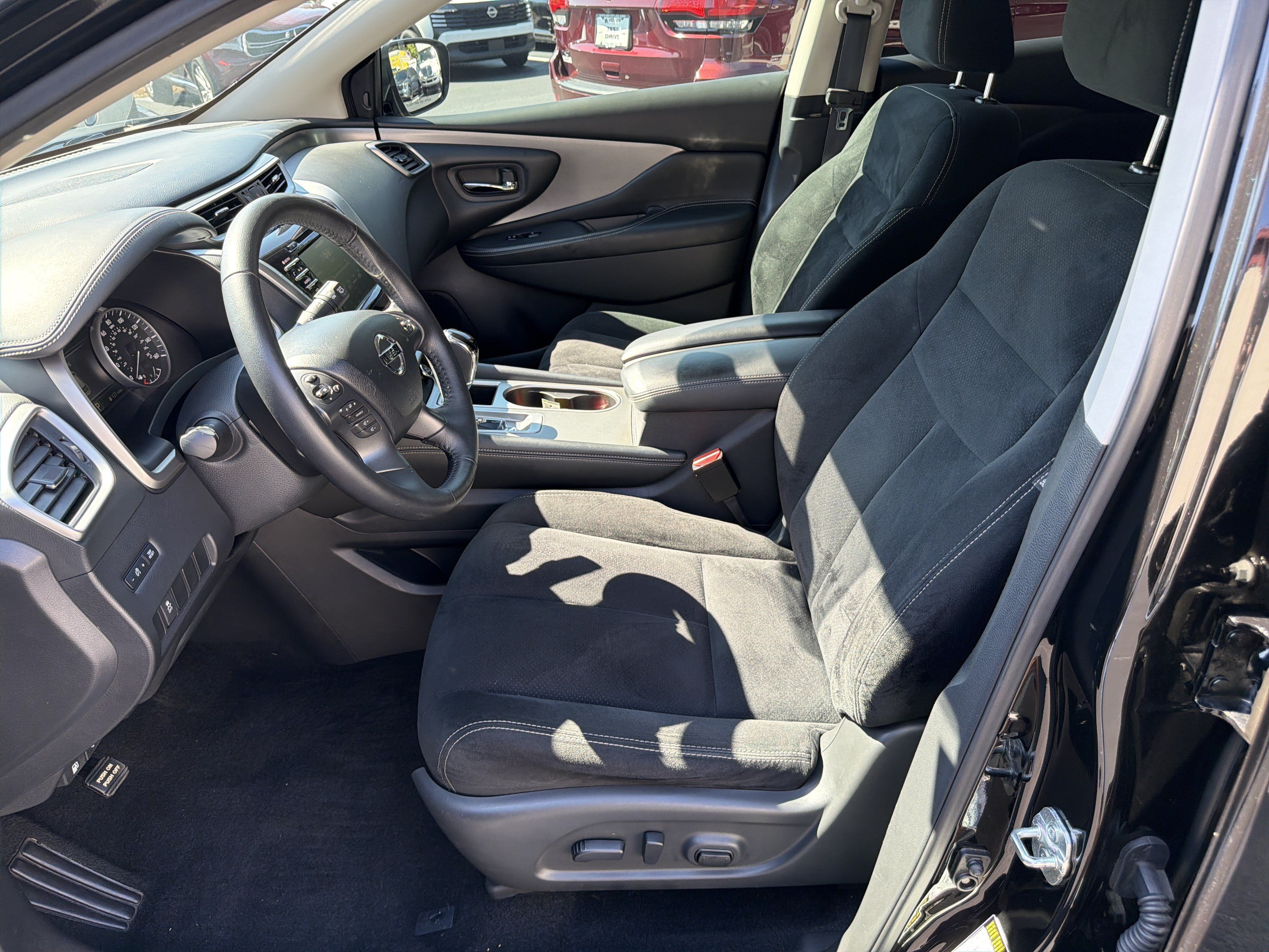 Used 2019 Nissan Murano SV FWD image 9