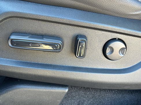 Used 2023 Honda Pilot Touring image 19