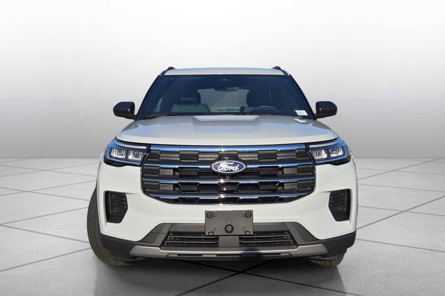 New 2027 Ford Explorer Active RWD image 3
