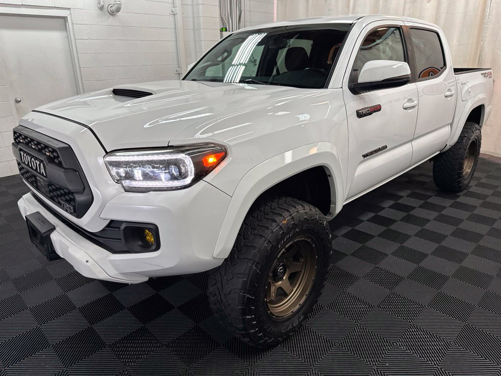 Used 2020 Toyota Tacoma TRD Sport AWD/4WD image 4