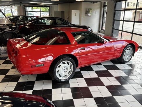 Used 1993 Chevrolet Corvette Coupe RWD image 4