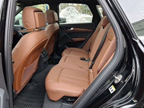 Certified 2023 Audi Q5 2.0T Premium w/ Convenience Package image 10