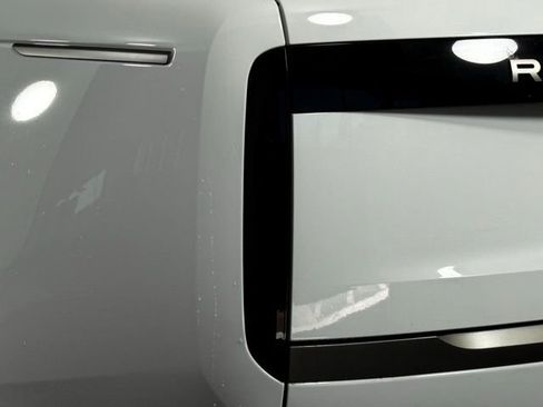 New 2026 Land Rover Range Rover SE image 16