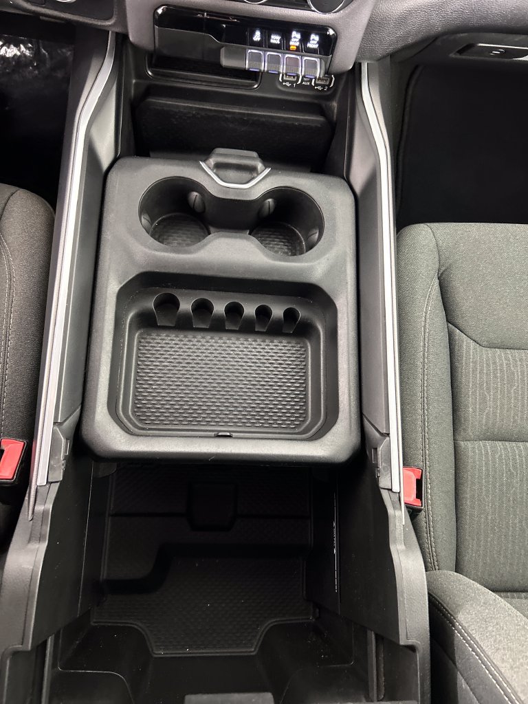 Used 2022 RAM 1500 Big Horn AWD/4WD image 16