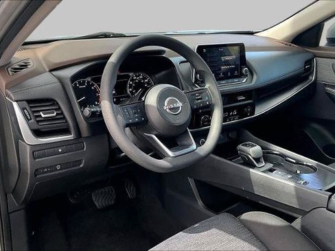 Certified 2023 Nissan Rogue SV FWD image 17
