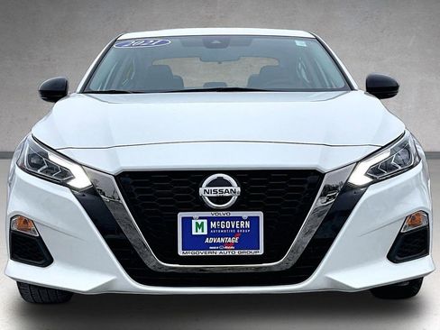 Used 2021 Nissan Altima 2.5 SR w/ SR Premium Package image 2