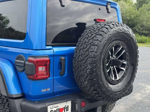 Used 2024 Jeep Wrangler Unlimited Rubicon AWD/4WD image 10