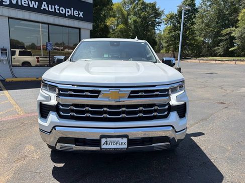 Used 2025 Chevrolet Silverado 1500 LTZ w/ LTZ Premium Package AWD/4WD image 3