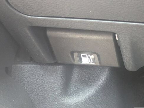 Used 2024 Nissan Sentra SV FWD image 34