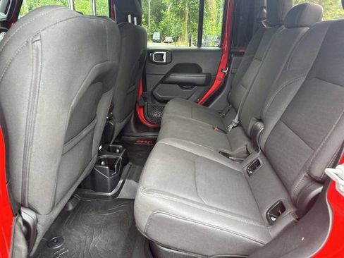Used 2020 Jeep Gladiator Overland w/ Safety Group AWD/4WD image 23