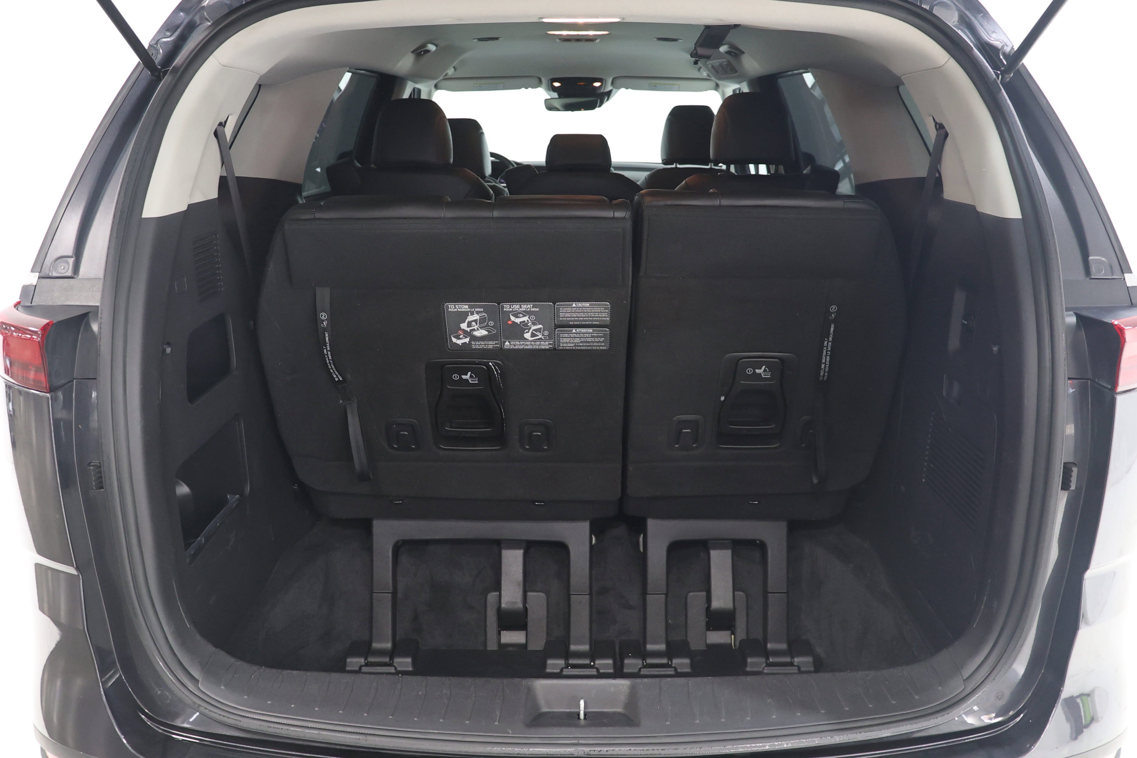 Used 2022 Kia Carnival LX FWD image 32