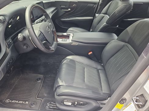 Used 2024 Lexus LS 500 AWD w/ Interior Upgrade Package image 16