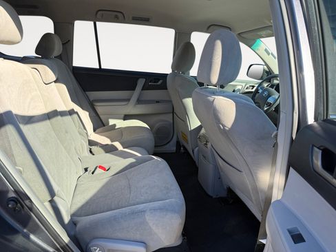 Used 2013 Toyota Highlander Plus image 18
