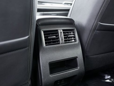 Used 2024 Mitsubishi Outlander SE image 32