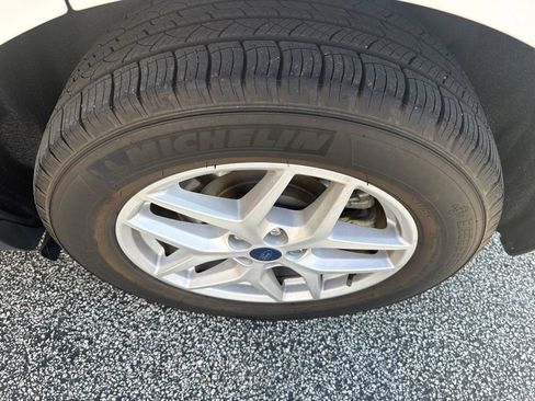 Used 2022 Ford Edge SEL AWD/4WD image 12