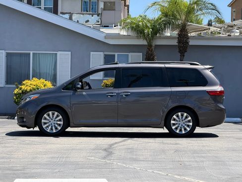 Used 2015 Toyota Sienna Limited FWD image 2