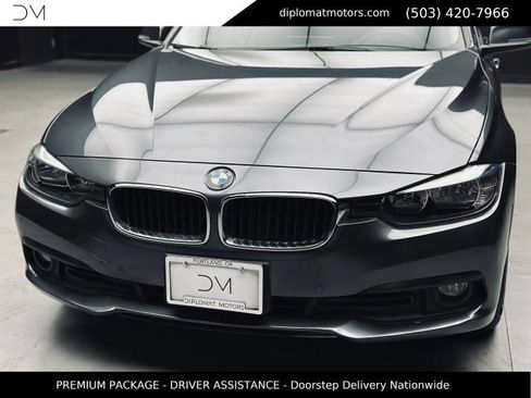 Used 2017 BMW 320i Sedan RWD image 14