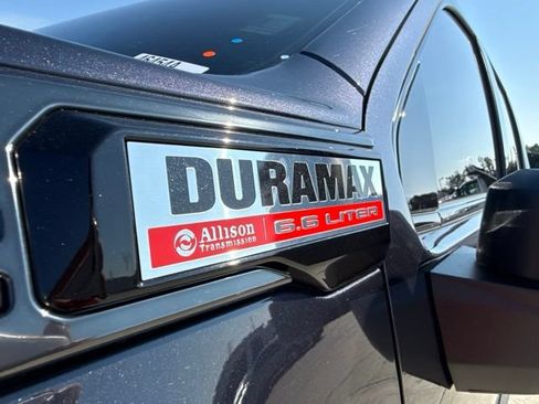 Used 2024 GMC Sierra 2500 AT4 w/ AT4 Premium Plus Package AWD/4WD image 9