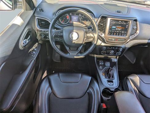 Used 2019 Jeep Cherokee Trailhawk w/ Comfort/Convenience Group image 17