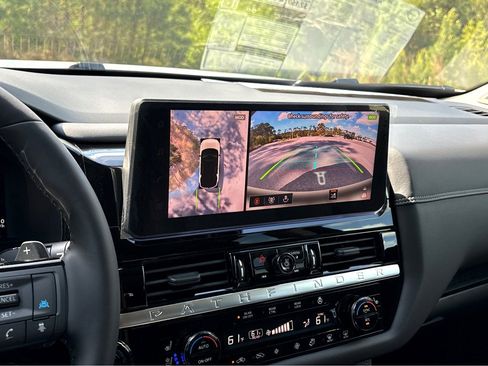 New 2026 Nissan Pathfinder Platinum image 35