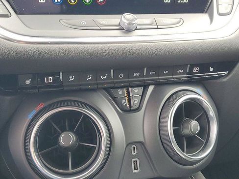Used 2024 Chevrolet Blazer LT w/ Convenience Package FWD image 16