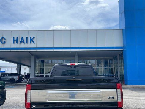 Used 2017 Ford F350 Platinum w/ Platinum Ultimate Package AWD/4WD image 4