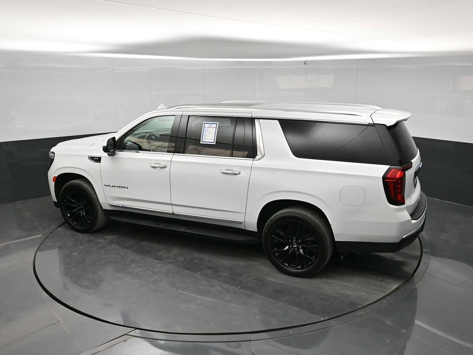 Used 2022 GMC Yukon XL SLT w/ SLT Premium Package AWD/4WD image 30