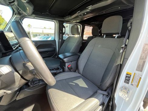 Used 2024 Jeep Wrangler Unlimited AWD/4WD image 15