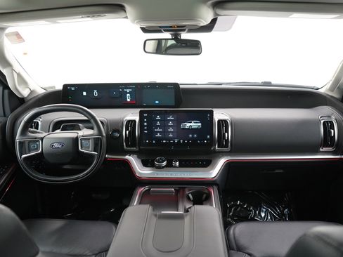 Used 2025 Ford Expedition Max Platinum AWD/4WD image 15