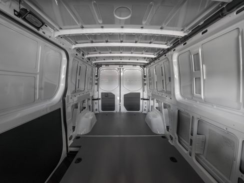 Used 2025 Mercedes-Benz Sprinter 2500 image 28