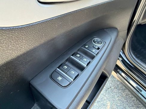 Certified 2023 Kia Forte LXS FWD image 11