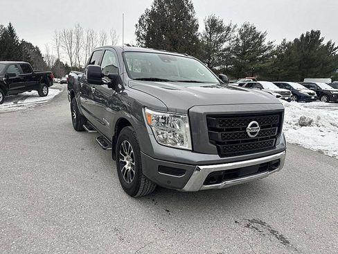 Used 2021 Nissan Titan SV w/ SV Convenience Package image 8