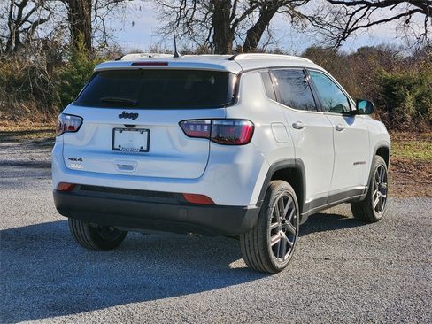 New 2026 Jeep Compass Latitude image 4