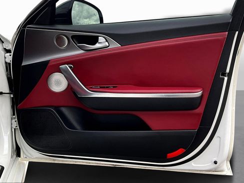 Used 2018 Kia Stinger GT1 image 18