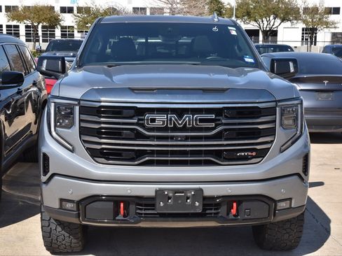 Used 2024 GMC Sierra 1500 AT4 w/ Technology Package image 3