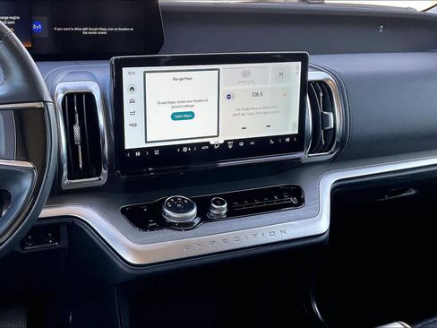 Used 2025 Ford Expedition Platinum image 7